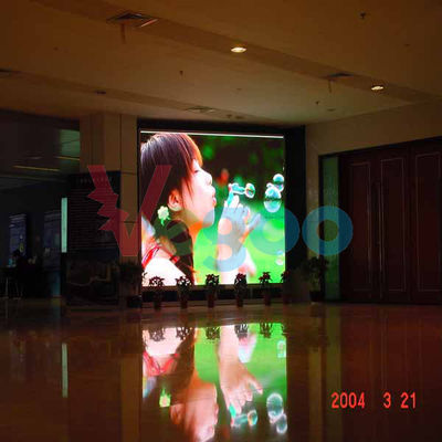 Κίνα Οδηγημένος P5 τηλεοπτικός τοίχος οθόνης επίδειξης των υψηλών φωτεινότητας άνευ ραφής εσωτερικών πλήρων οδηγήσεων χρώματος προμηθευτής
