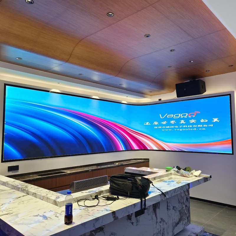 Εσωτερική Υπηρεσία P3 Κουρφή ευέλικτη οθόνη LED με μέθοδο σάρωσης 1/20 S Προσαρμόσιμη